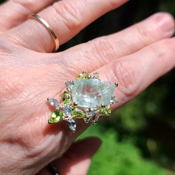 ✨️HOST PICK! RARE Leaf cut Aquamarine 22k Peridot & Topaz finger cuff sz8.25✨️ - Picture 6 of 11